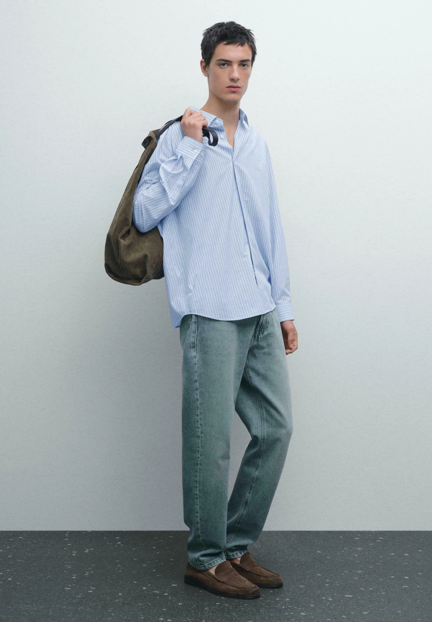 Massimo Dutti REGULAR FIT GARMENT WITH STRIPED DETAIL - Shirt - Blue 4 Massimo Dutti REGULAR FIT GARMENT WITH STRIPED DETAIL - Shirt - Blue - Image 2