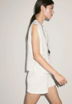 Massimo Dutti CROCHET DETAIL GARMENT - Blouse - White -Massimo Dutti Shop 82eecf9614644a10841e7b1fa2ea530f
