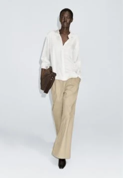 Massimo Dutti FLOWING SATIN LONG SLEEVE - Button-down Blouse - White Denim -Massimo Dutti Shop 82fb963a29a34d3ca8b4baf2531ef1b9