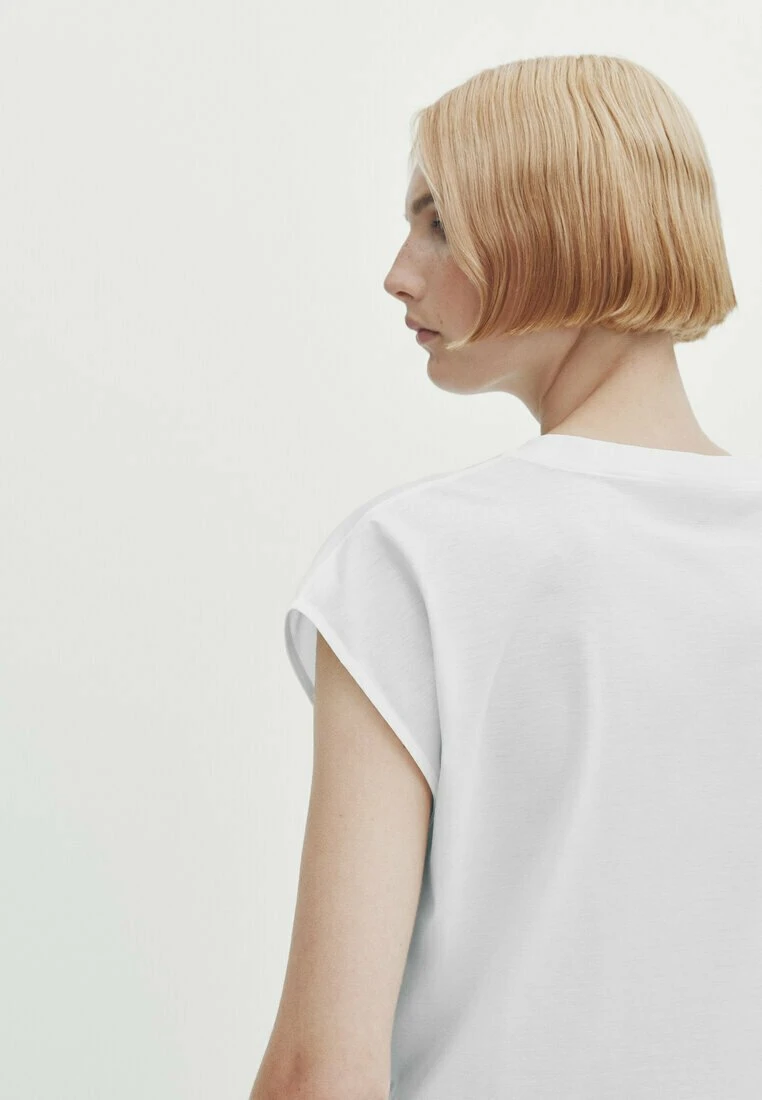 Massimo Dutti With Front Knot- Print T-Shirt - White 5 Massimo Dutti With Front Knot- Print T-Shirt - White - Image 3