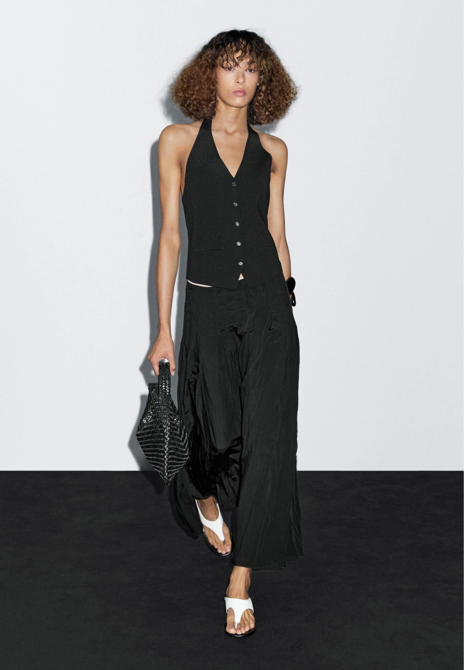 Massimo Dutti LOW-CUT BACK WITH BUTTONS - Waistcoat - Black 4 Massimo Dutti LOW-CUT BACK WITH BUTTONS - Waistcoat - Black - Image 2