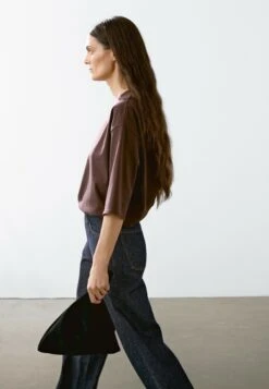 Massimo Dutti OVERSIZE HEAVY WEIGHT - Basic T-shirt - Dark Brown -Massimo Dutti Shop 8421580856c640dfa2b0ca7d4130e7c6