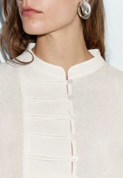 Massimo Dutti ROUND-NECK WITH BUTTON DETAILS - Button-down Blouse - Beige 14 Massimo Dutti ROUND-NECK WITH BUTTON DETAILS - Button-down Blouse - Beige -Massimo Dutti Shop 8488dbc221f946a4afe0c4c75bc333e6