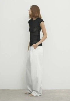 Massimo Dutti Open Crew Neck - Basic T-Shirt 14 Massimo Dutti Open Crew Neck - Basic T-Shirt -Massimo Dutti Shop 8618eee3025d4071afabd1d4369f163d