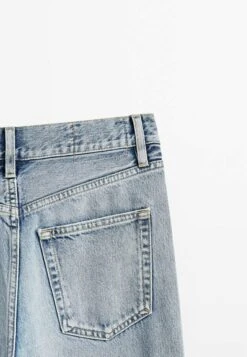 Massimo Dutti High Waist - Straight Leg Jeans 30 Massimo Dutti High Waist - Straight Leg Jeans -Massimo Dutti Shop 87cf8c49755b4b809249c2eed9f3e4f7