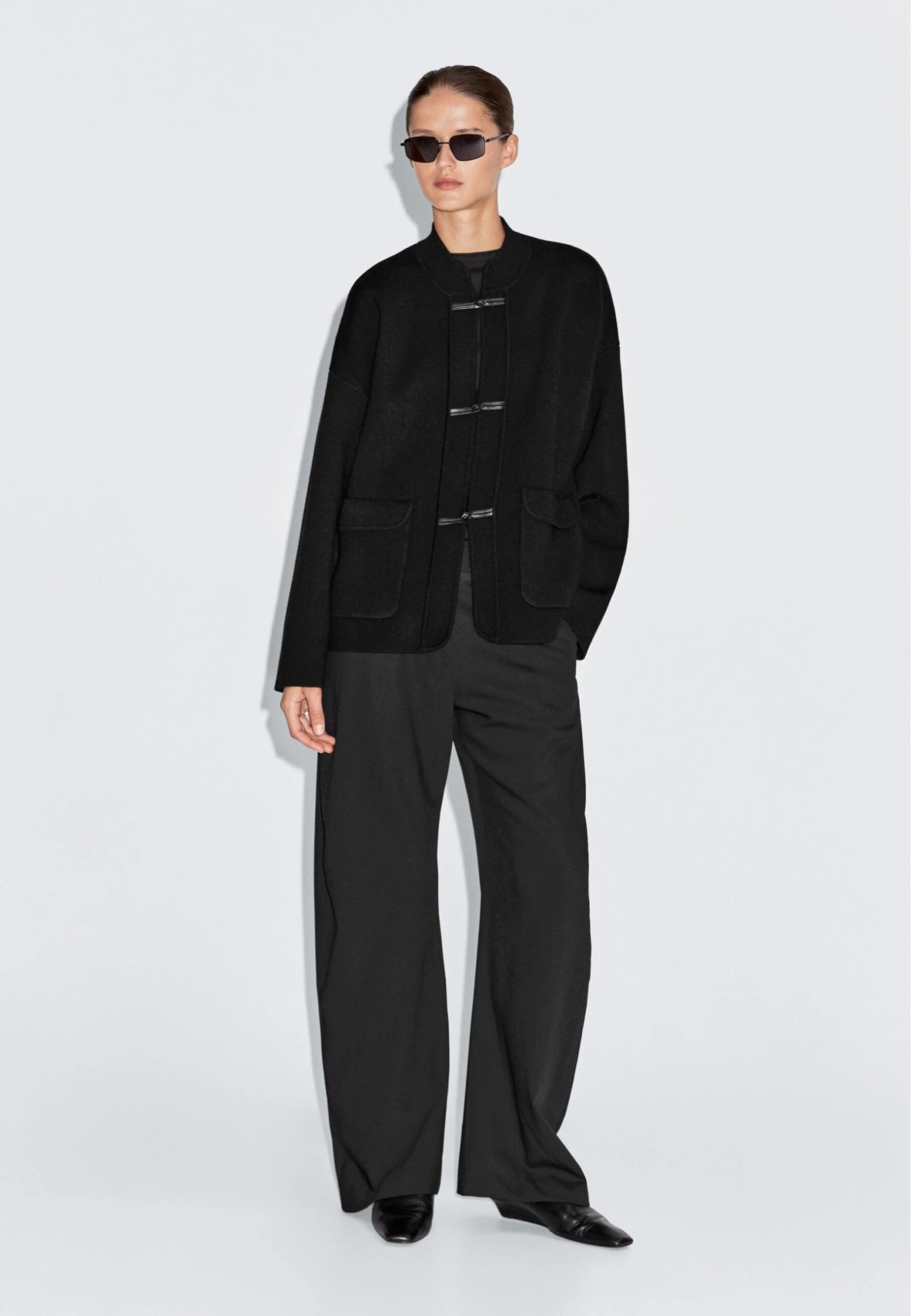 Massimo Dutti STANDING COLLAR WITH BUTTON DETAILS - Cardigan - Black 4 Massimo Dutti STANDING COLLAR WITH BUTTON DETAILS - Cardigan - Black - Image 2