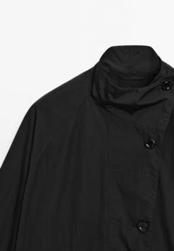 Massimo Dutti OVERSIZE FLOWING IN WATER-REPELLENT FABRIC - Trenchcoat - Black -Massimo Dutti Shop 87e0a4cab5fb4450b36cfe40185dfcd0