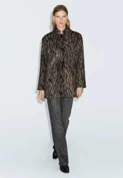 Massimo Dutti ANIMAL PRINT - Classic Coat - Mottled Brown -Massimo Dutti Shop 880aaac6b5514517bab8b625e6ba982f