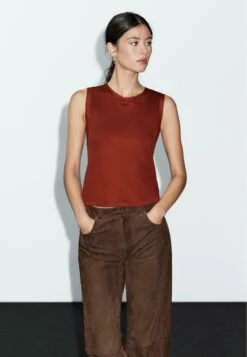 Massimo Dutti SLEEVELESS WITH DOUBLE PIPING - Basic T-shirt - Dark Red