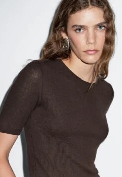Massimo Dutti SHORT SLEEVE WITH CREW NECK - Basic T-shirt - Mottled Dark Brown 13 Massimo Dutti SHORT SLEEVE WITH CREW NECK - Basic T-shirt - Mottled Dark Brown -Massimo Dutti Shop 8829b80cab9141829565242fdb47b8bc