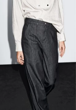 Massimo Dutti WIDE LEG - Straight Leg Jeans - Mottled Dark Blue -Massimo Dutti Shop 88a32cc344e54afd914d015fdf433234