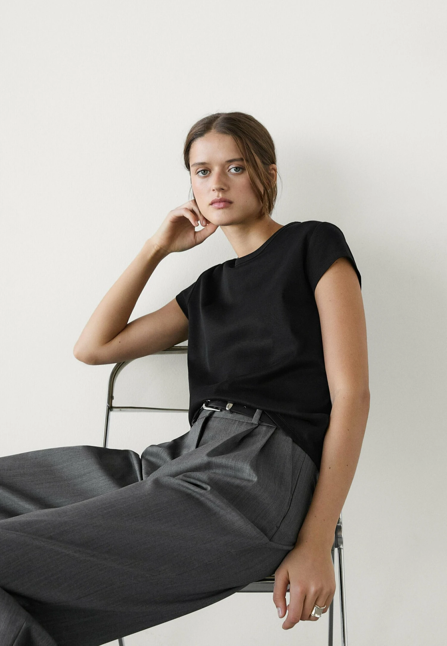 Massimo Dutti SHORT SLEEVE WITH ROUND NECK - Basic T-shirt - Black Denim 7 Massimo Dutti SHORT SLEEVE WITH ROUND NECK - Basic T-shirt - Black Denim - Image 5