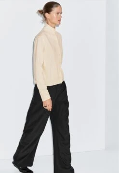 Massimo Dutti Cardigan - Beige 18 Massimo Dutti Cardigan - Beige -Massimo Dutti Shop 8999de910e0346a09445d6b6024fdaab