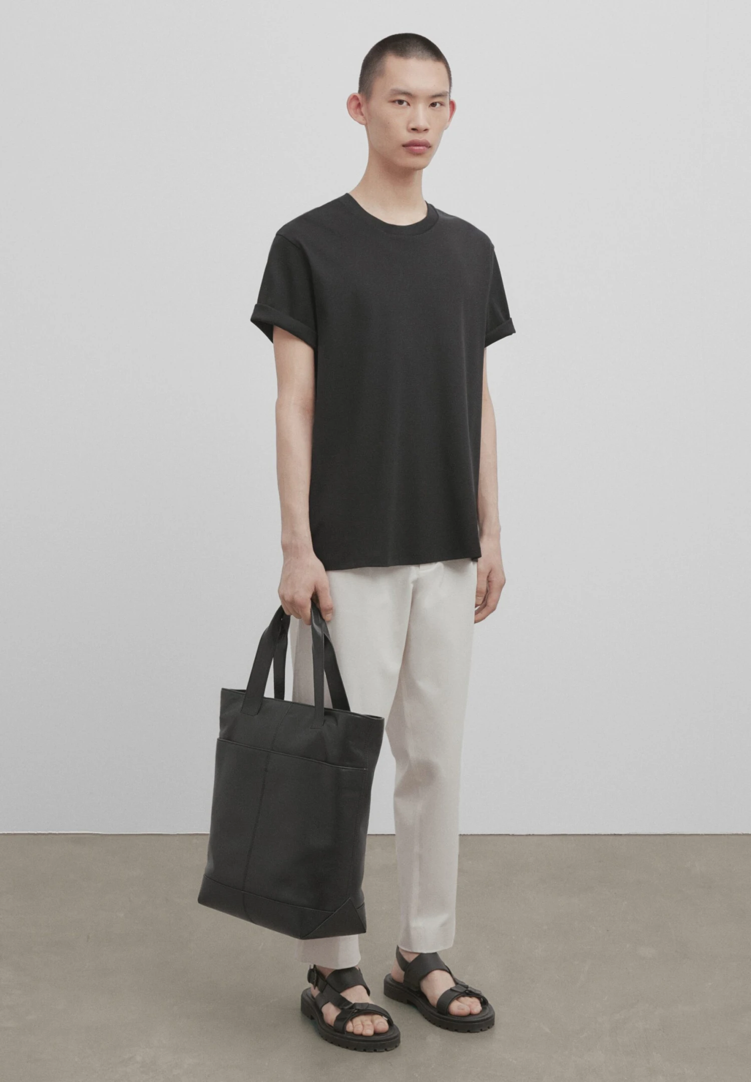 Massimo Dutti Studio -Short Sleeve - Basic T-Shirt - Black 4 Massimo Dutti Studio -Short Sleeve - Basic T-Shirt - Black - Image 2