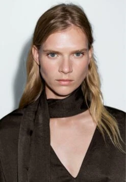 Massimo Dutti LONG FLOWING GARMENT WITH TIED NECK - Blouse - Dark Brown 16 Massimo Dutti LONG FLOWING GARMENT WITH TIED NECK - Blouse - Dark Brown -Massimo Dutti Shop 8a2f98eeb5a14db8a79930d611723706