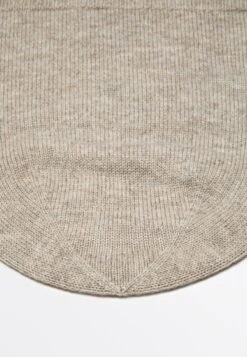 Massimo Dutti FINE - Beanie - Sand -Massimo Dutti Shop 8a5dd623ec0842bb888dabafa6ebc669