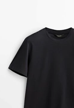 Massimo Dutti KurzärmeligesAus Reiner- Basic T-Shirt - Dark Blue Denim -Massimo Dutti Shop 8a6323e3c6104536969ec101e33d47bd
