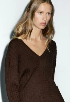 Massimo Dutti V-NECK WITH BRAIDED DETAIL - Jumper - Mottled Dark Brown 19 Massimo Dutti V-NECK WITH BRAIDED DETAIL - Jumper - Mottled Dark Brown -Massimo Dutti Shop 8ae1ae4bab254c9880c8e4b8f7f300ac