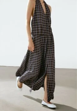 Massimo Dutti LONG PRINTED HALTER NECK FLOUNCE - Maxi Dress - Mottled Dark Brown -Massimo Dutti Shop 8b7012ef8518459eb8cc4b6649d753d3