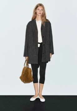 Massimo Dutti MID-LENGTH WITH LAPEL COLLAR - Classic Coat - Grey -Massimo Dutti Shop 8c65236ca09b4e7c82eb6a326aba2796