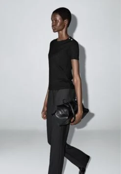 Massimo Dutti SHORT SLEEVE WITH BUTTONED SHOULDERS - Print T-shirt - Black -Massimo Dutti Shop 8c81678e1b2a4a40bc88cf6ce2ba46dd