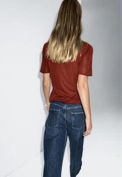 Massimo Dutti HIGH NECK WITH SHORT SLEEVES - Basic T-shirt - Red -Massimo Dutti Shop 8cc143c4a517404b9363e48ba4a9cdc6