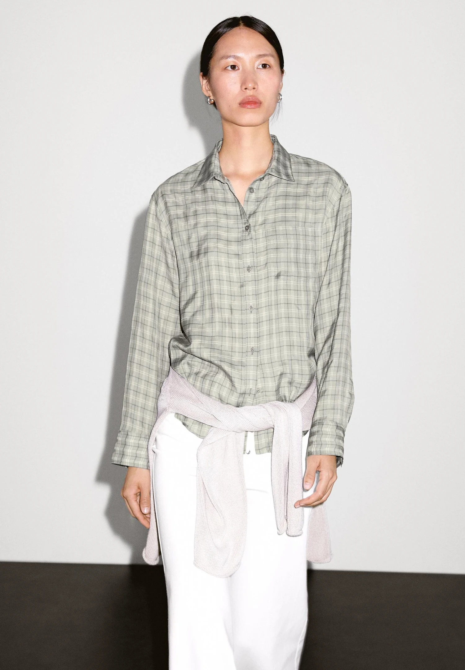 Massimo Dutti FLOWING CHECK GARMENT - Button-down Blouse - Grey 3 Massimo Dutti FLOWING CHECK GARMENT - Button-down Blouse - Grey