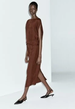 Massimo Dutti LONG BOAT NECK WITH GATHERED WAIST DETAIL - Day Dress - Bordeaux -Massimo Dutti Shop 8d31d308b4a148b7b2f53d5f4291f521