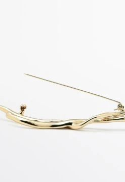 Massimo Dutti Brooch - Gold-coloured -Massimo Dutti Shop 8d7ad611ba544332ae5ba0251bacd96c