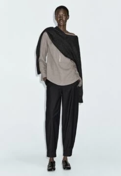 Massimo Dutti SAROUEL WITH BUCKLE - Trousers - Black -Massimo Dutti Shop 8deca8bb33364984bbbdd0e3c12d6ce8