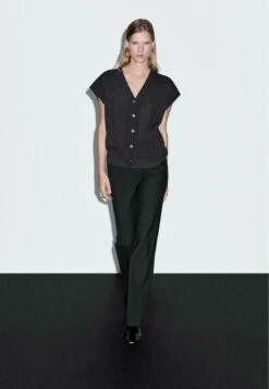 Massimo Dutti V-NECK WITH GOLDEN BUTTONS - Waistcoat - Mottled Light Grey 13 Massimo Dutti V-NECK WITH GOLDEN BUTTONS - Waistcoat - Mottled Light Grey -Massimo Dutti Shop 8e0e30ef638144d188d071da16b2fc62