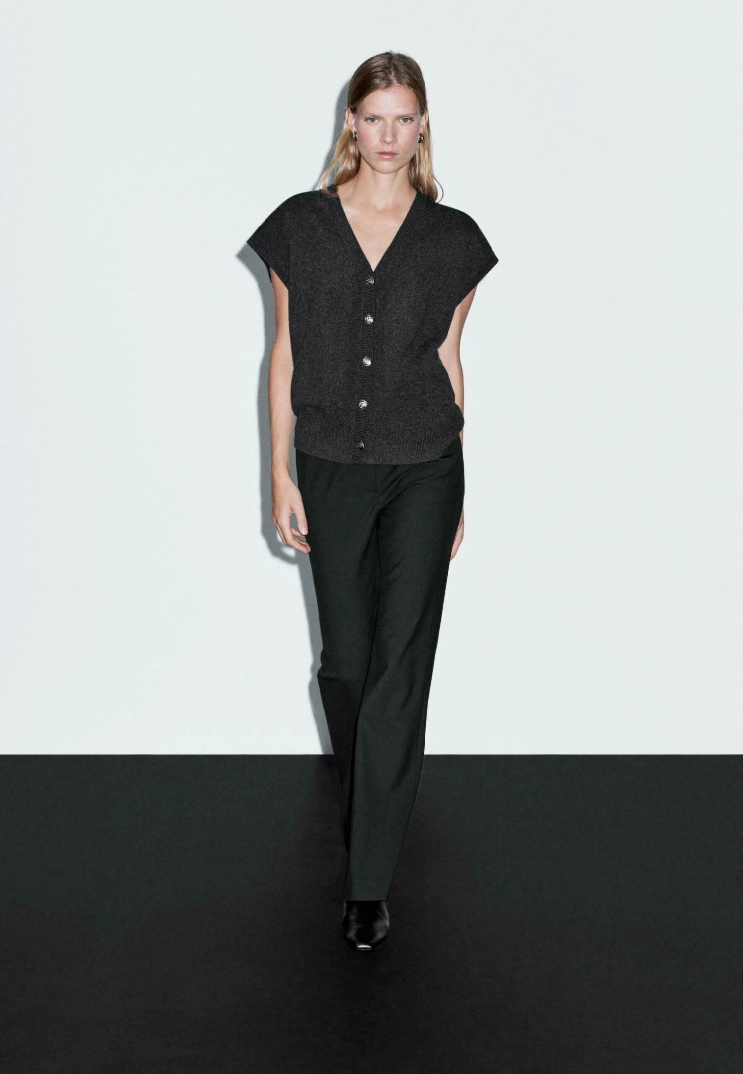 Massimo Dutti V-NECK WITH GOLDEN BUTTONS - Waistcoat - Mottled Light Grey 5 Massimo Dutti V-NECK WITH GOLDEN BUTTONS - Waistcoat - Mottled Light Grey - Image 3