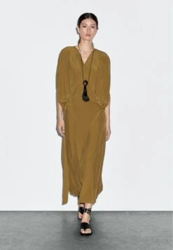 Massimo Dutti LONG CROSSOVER WRAP WITH BUCKLE - Day Dress - Olive