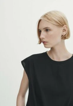 Massimo Dutti 100 Front Knot - Print T-Shirt - Black -Massimo Dutti Shop 8e4fcca353e940f79c324c46f2c9b71b