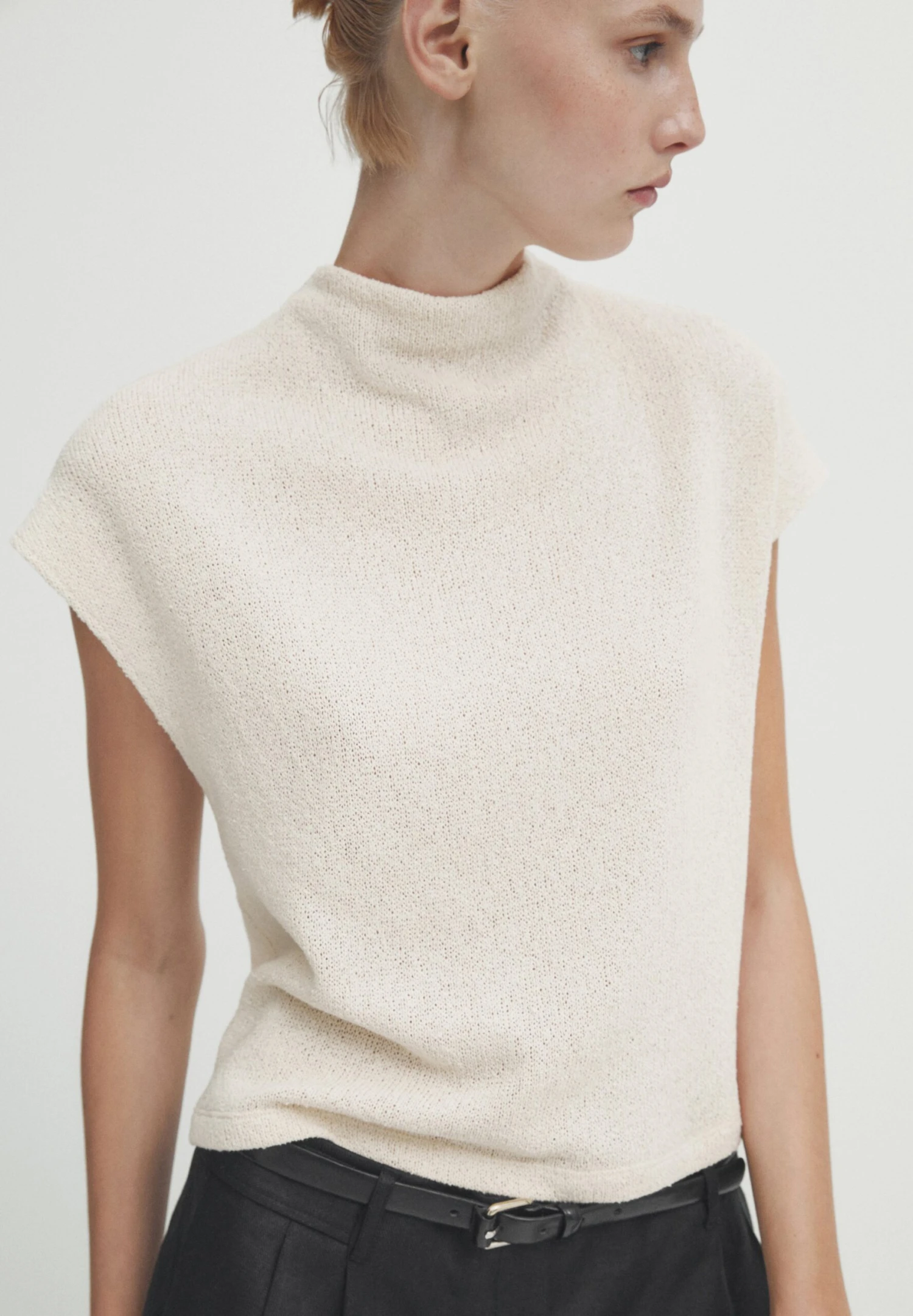 Massimo Dutti Textured Mock - Basic T-Shirt 5 Massimo Dutti Textured Mock - Basic T-Shirt - Image 3