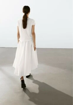 Massimo Dutti FLOWING SHORT SLEEVE WITH CREW NECK - Basic T-shirt - White 14 Massimo Dutti FLOWING SHORT SLEEVE WITH CREW NECK - Basic T-shirt - White -Massimo Dutti Shop 90360e754d624d46b69f2efc084a5fe1