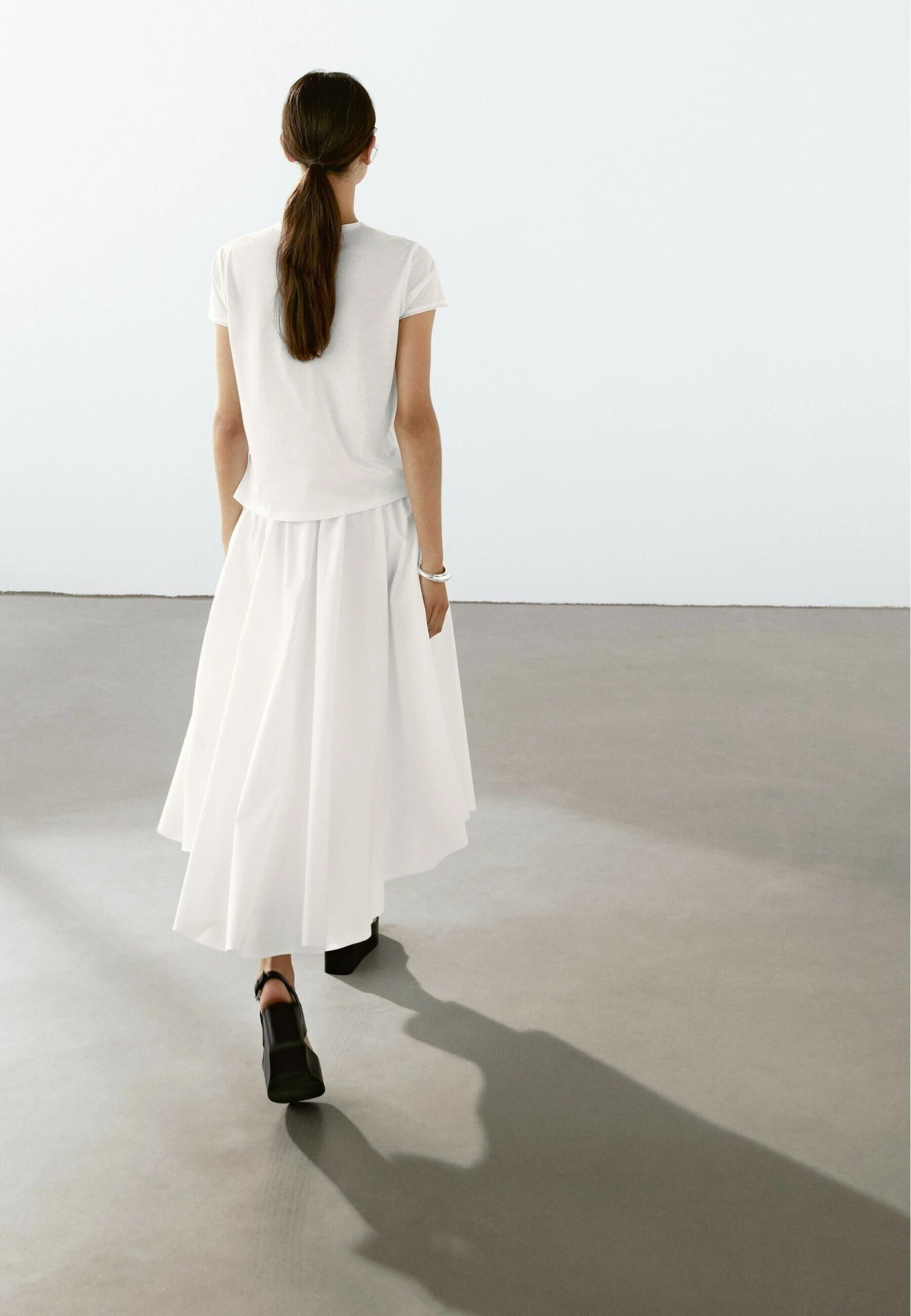 Massimo Dutti FLOWING SHORT SLEEVE WITH CREW NECK - Basic T-shirt - White 5 Massimo Dutti FLOWING SHORT SLEEVE WITH CREW NECK - Basic T-shirt - White - Image 3