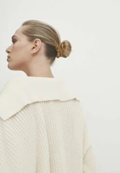 Massimo Dutti Striped With Polo Collar - Jumper - Beige 15 Massimo Dutti Striped With Polo Collar - Jumper - Beige -Massimo Dutti Shop 90686b60cbe849a59594f40c8bcb615f