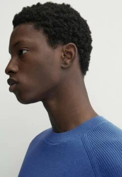 Massimo Dutti Jumper - Neon Blue -Massimo Dutti Shop 90ca6d56f9704cbbb95e7381837b665a