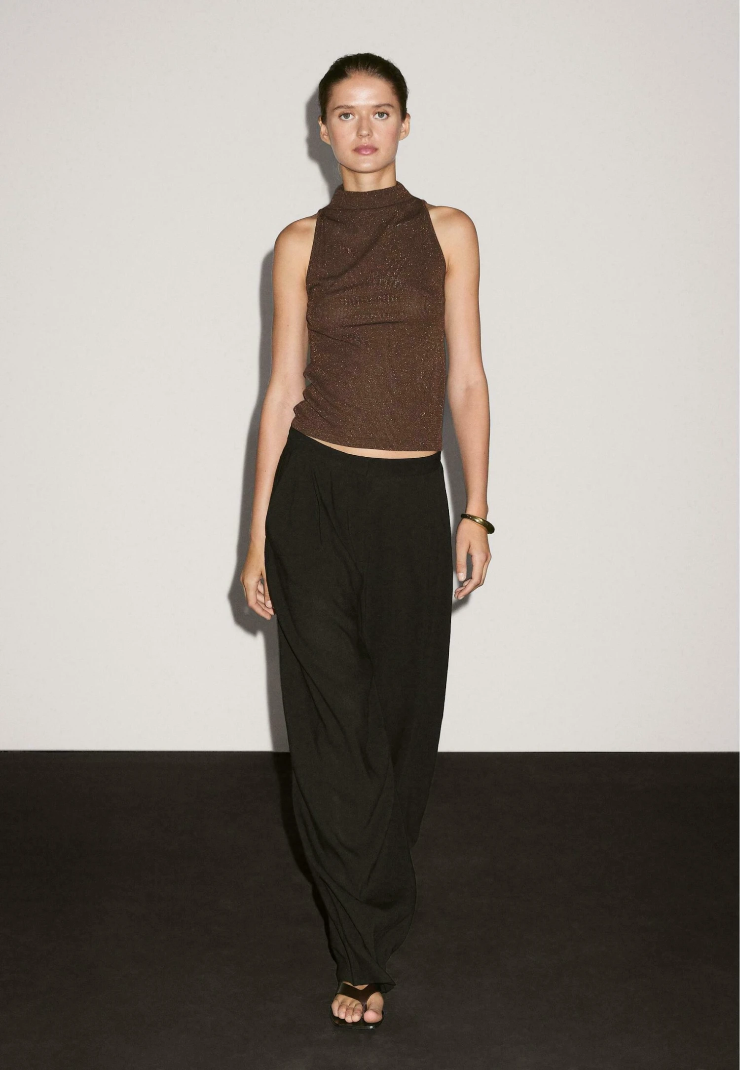 Massimo Dutti METALLIC-EFFECT HALTER NECK - Top - Dark Brown 4 Massimo Dutti METALLIC-EFFECT HALTER NECK - Top - Dark Brown - Image 2