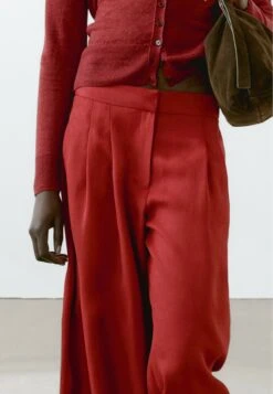 Massimo Dutti FLOWING WITH DARTS - Trousers - Red -Massimo Dutti Shop 91a13dd2505f43bb8b3531e84835fee7