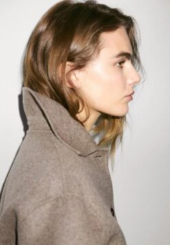 Massimo Dutti SHORT WITH BUTTONS - Short Coat - Camel -Massimo Dutti Shop 92d40ba772094bed9990c4a42c4b7f1f