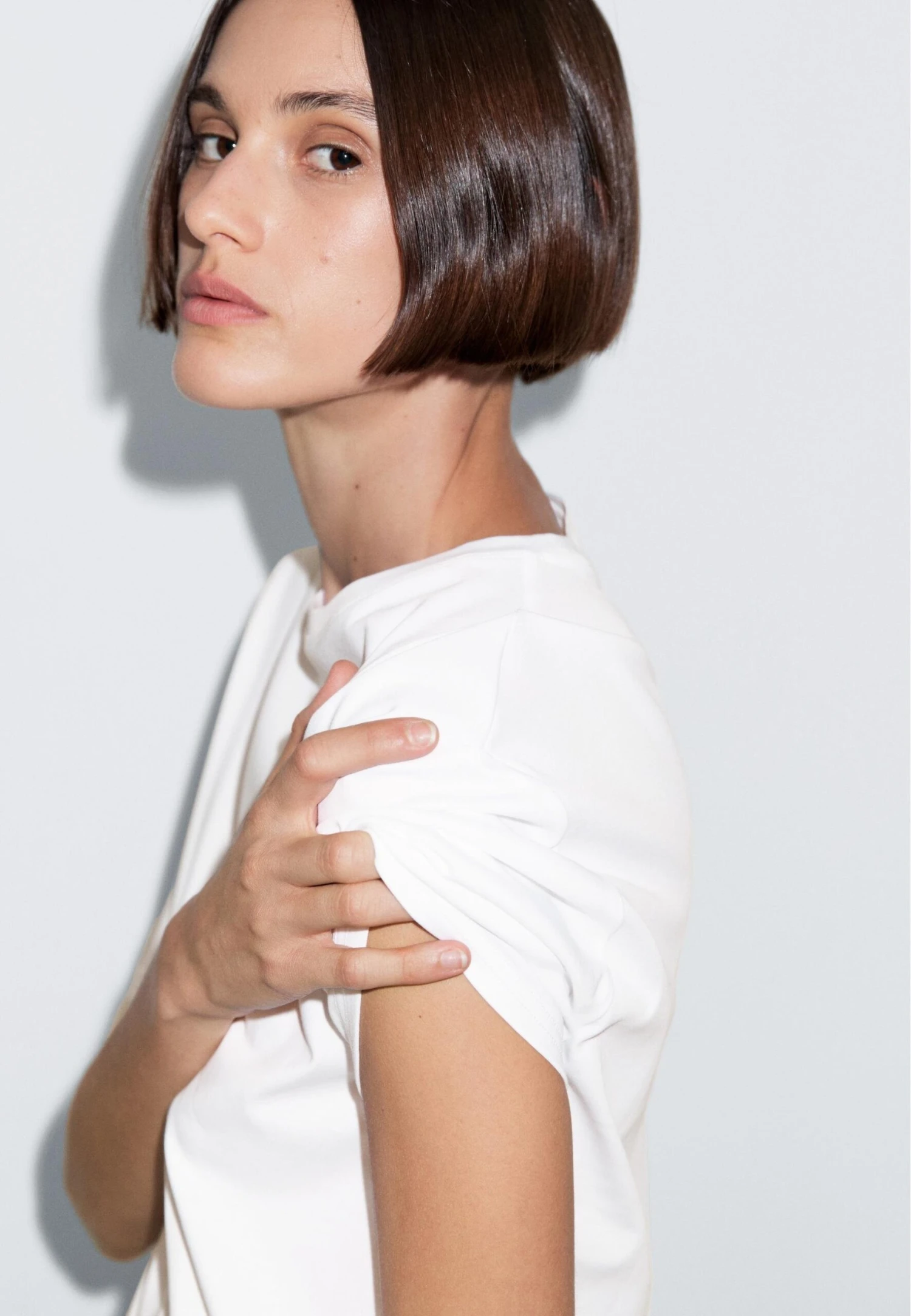 Massimo Dutti SHORT-SLEEVE WITH BACK SEAM DETAIL - Basic T-shirt - White 6 Massimo Dutti SHORT-SLEEVE WITH BACK SEAM DETAIL - Basic T-shirt - White - Image 4