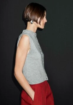 Massimo Dutti CROPPED HIGH COLLAR - Cardigan - Grey 16 Massimo Dutti CROPPED HIGH COLLAR - Cardigan - Grey -Massimo Dutti Shop 940ea05d26244acbac8000f00fb7fcce