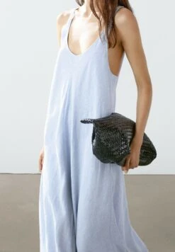 Massimo Dutti LONG FLOWING WITH BACK DETAIL - Maxi Dress - Light Blue -Massimo Dutti Shop 94423066ee3c45a987ae1e0d84a9c85c