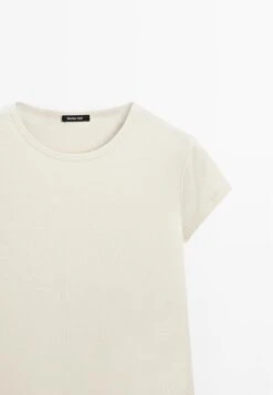 Massimo Dutti SHORT SLEEVE WITH ROUND NECK - Basic T-shirt - Beige -Massimo Dutti Shop 9478d7b53e6e4e6785a67680e081164a