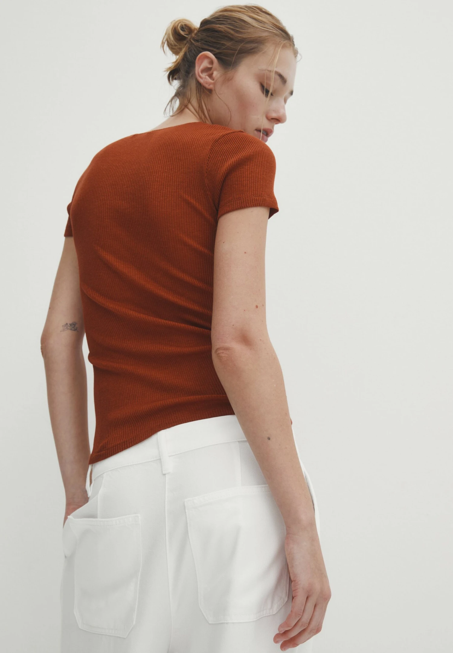 Massimo Dutti Shiny With Central Seam - Basic T-Shirt - Bordeaux 5 Massimo Dutti Shiny With Central Seam - Basic T-Shirt - Bordeaux - Image 3