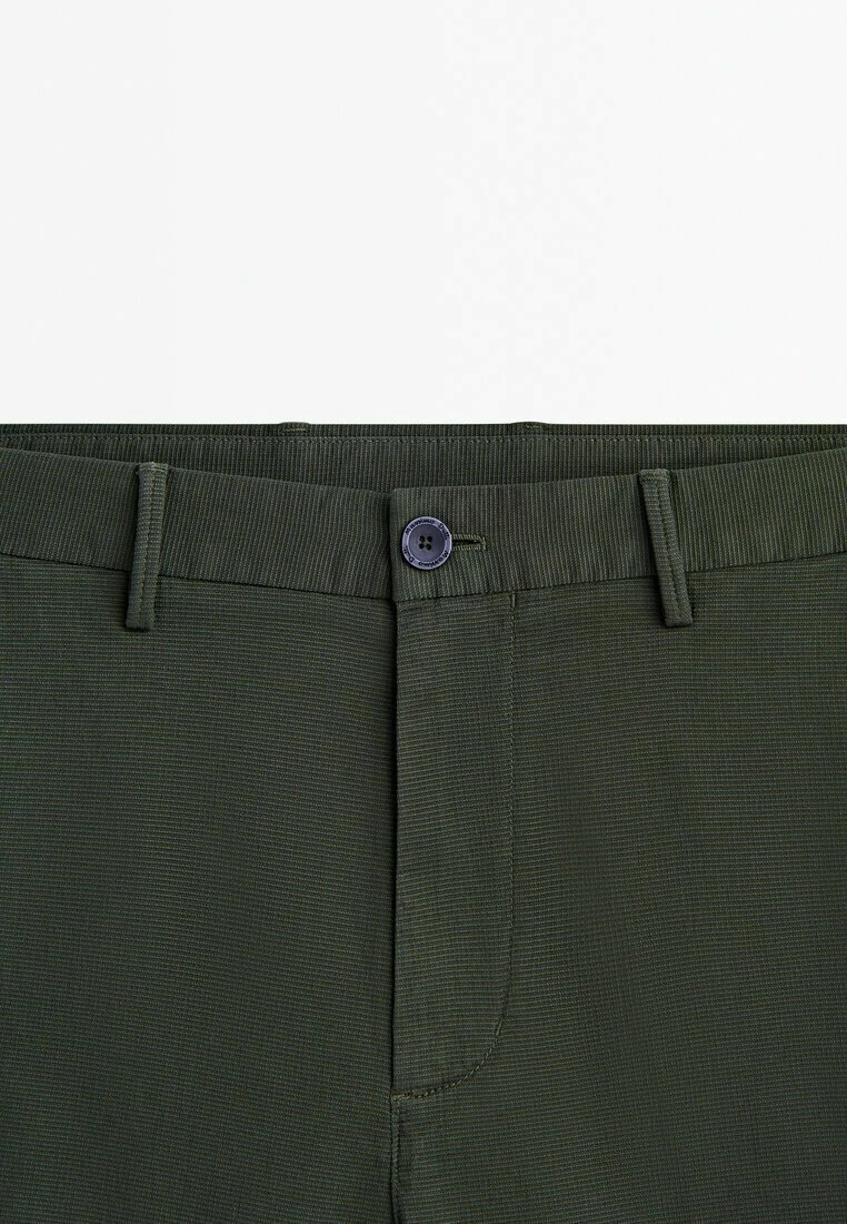 Massimo Dutti Stretch Bermuda- Shorts - Khaki 9 Massimo Dutti Stretch Bermuda- Shorts - Khaki - Image 7