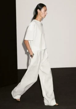 Massimo Dutti BOXY FIT WITH SHORT SLEEVE - Basic T-shirt - Beige -Massimo Dutti Shop 9655f46fb3384cf59784121e4804e2f3