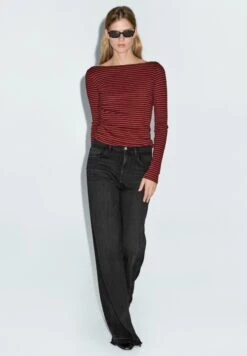 Massimo Dutti MID-RISE BELL BOTTOM - Flared Jeans - Black -Massimo Dutti Shop 97da8e711af2448883fd5f188e680d7e